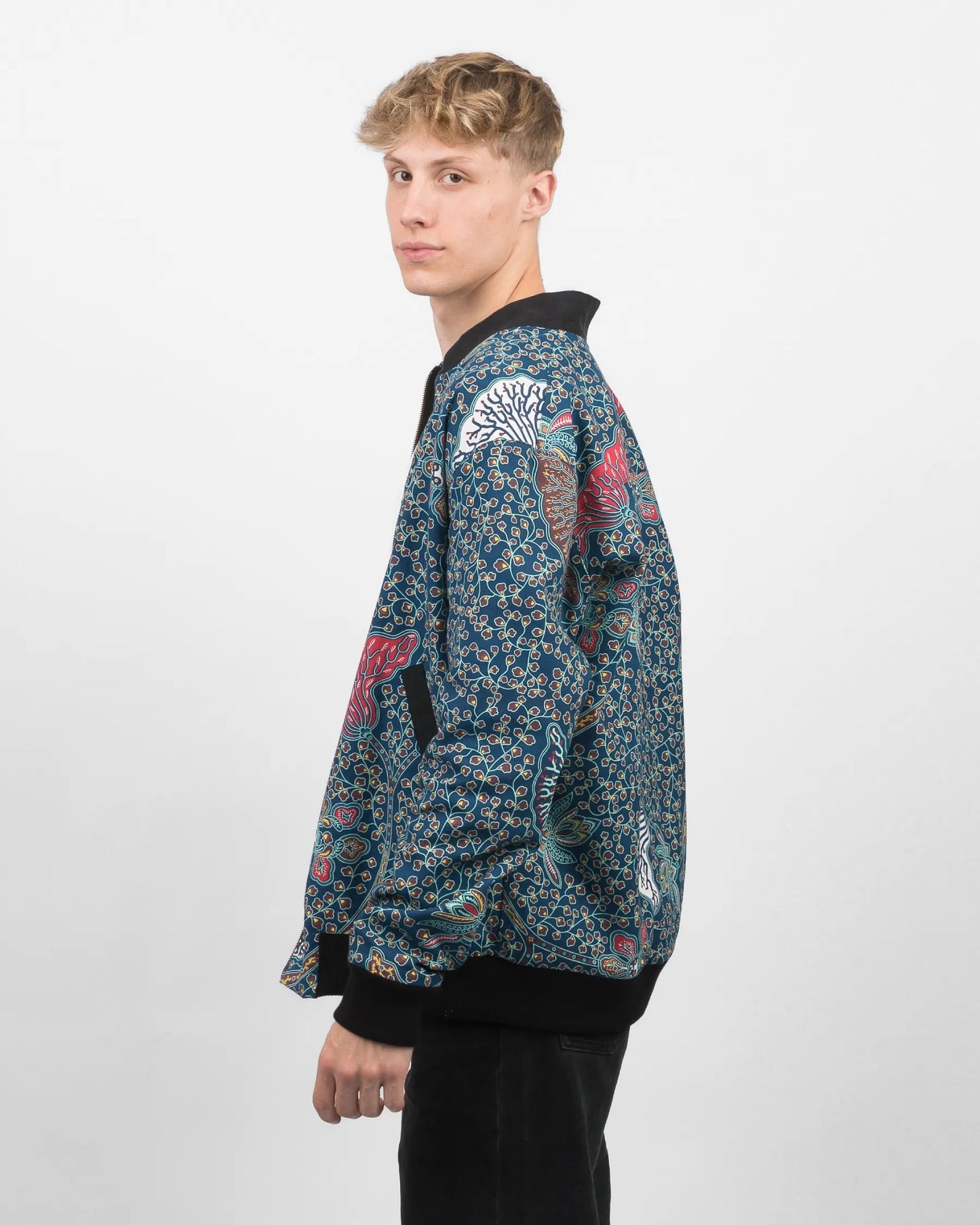 Schwarze Herren Hanf Wendejacke mit blauem Print 'Moongarden' - Khala