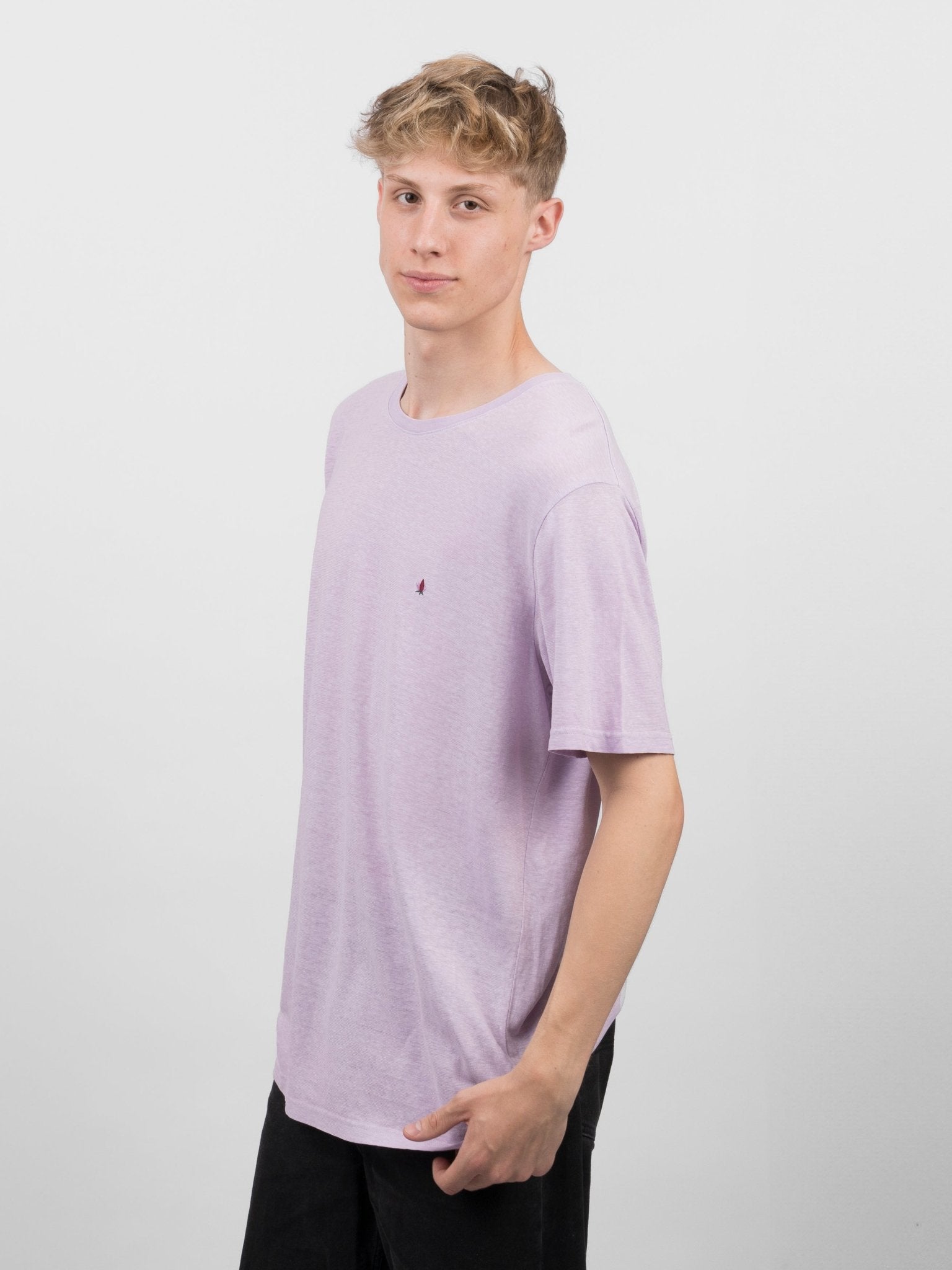 Atmungsaktives Hanf-T-Shirt in Flieder, Creme oder Seafoam für Männer - Khala