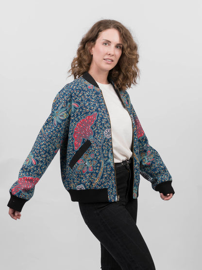 Schwarze Damen Hanf Wendejacke mit blauem Print 'Moongarden' - Khala