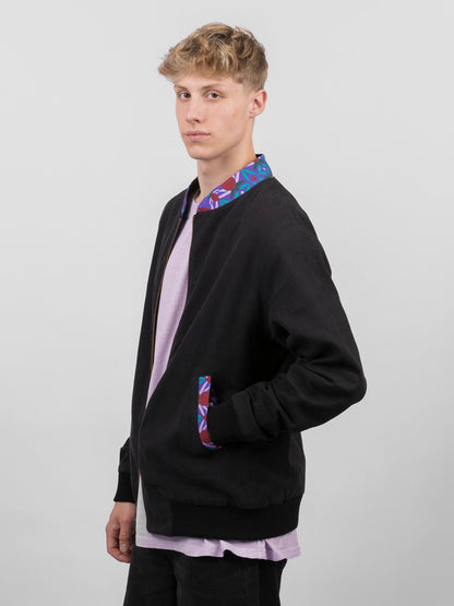 Schwarze Herren Hanf Wendejacke mit lila Print 'Da ma hua' - Khala